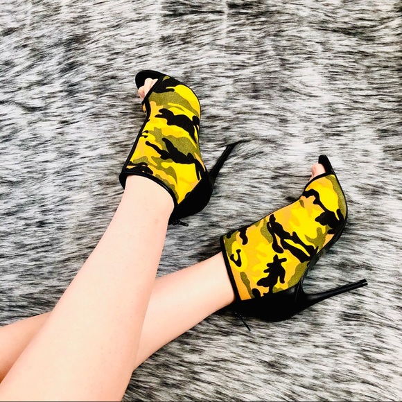 Anne Michelle Shoes - ANNE MICHELLE⚡️Camo Peep Toe Booties_7.5